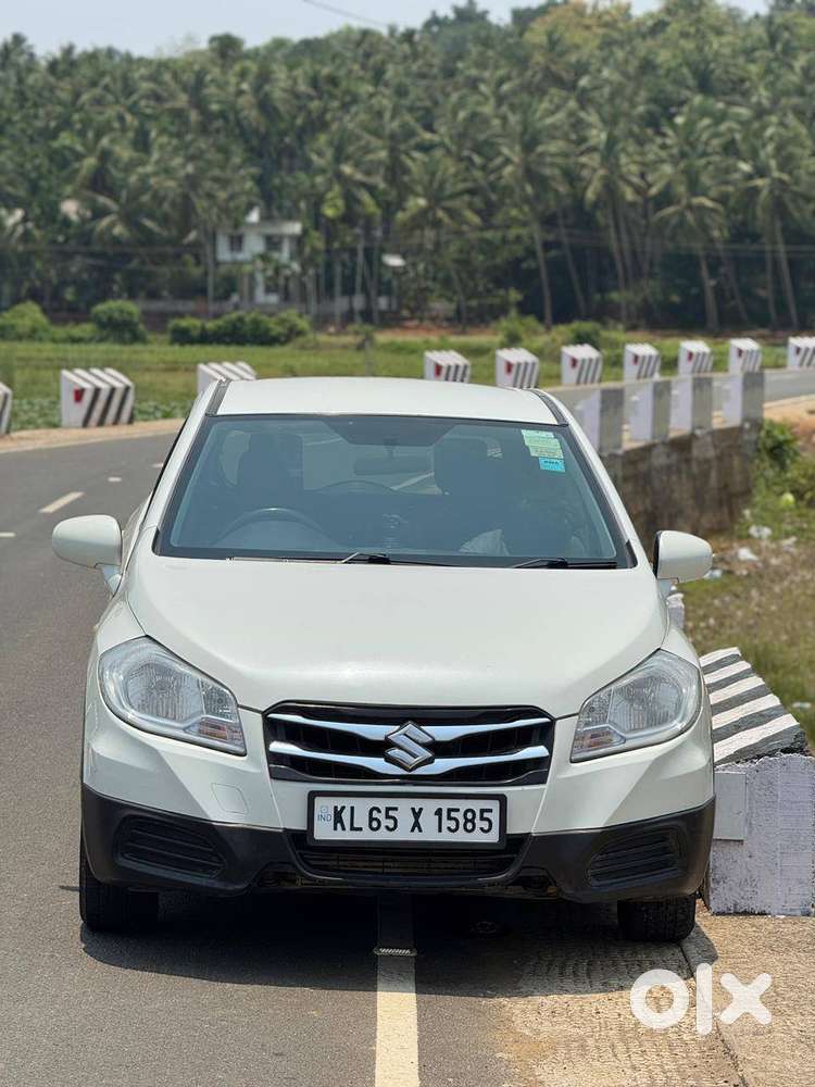 Maruti Suzuki S-cross 2016 Diesel Well Maintained