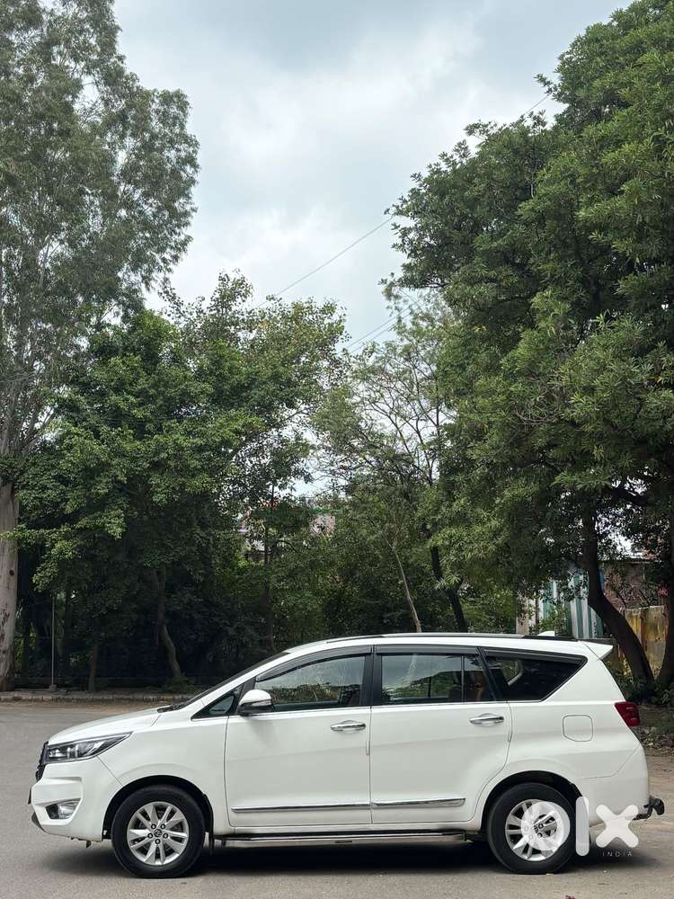 Toyota Innova Crysta 2.4 V, 2017, Diesel