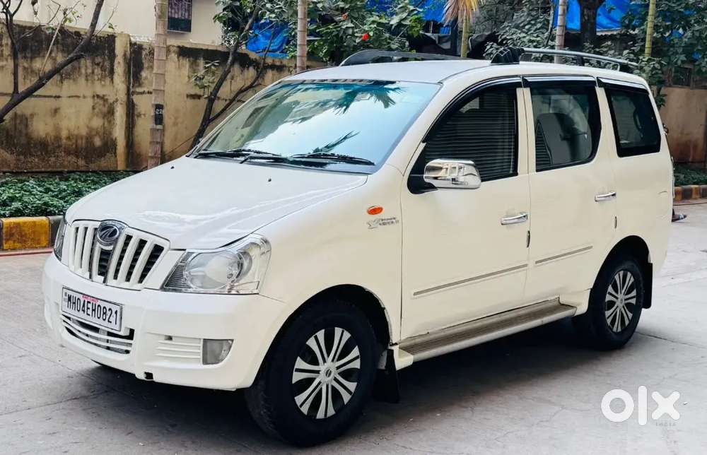 Mahindra Xlro Pearl White