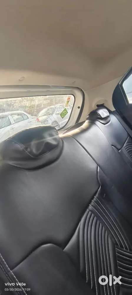 बर्रा 8 Ramgopal Chauraha Kanpur Nagar