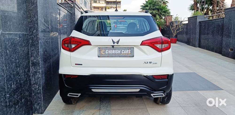 Mahindra Xuv300 1.2 W6 Amt Petrol, 2023, Petrol