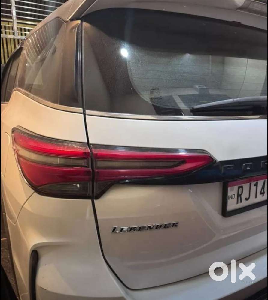 Toyota Fortuner 2.8 Legender 4x2, 2022, Diesel