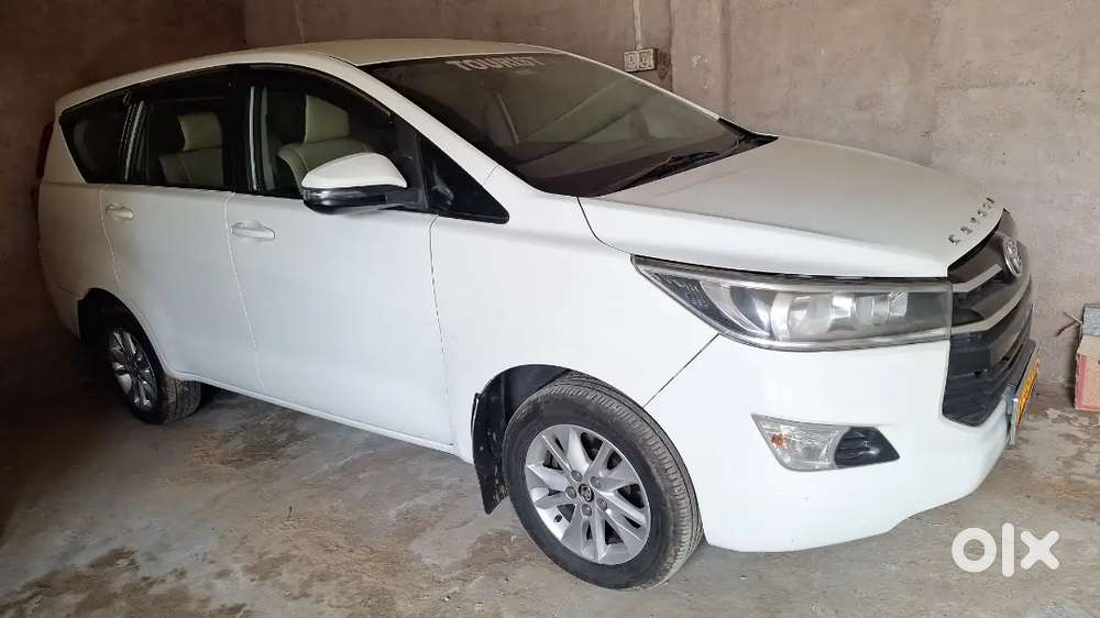 Toyota Innova Crysta 2017 Diesel 220000 Km Driven