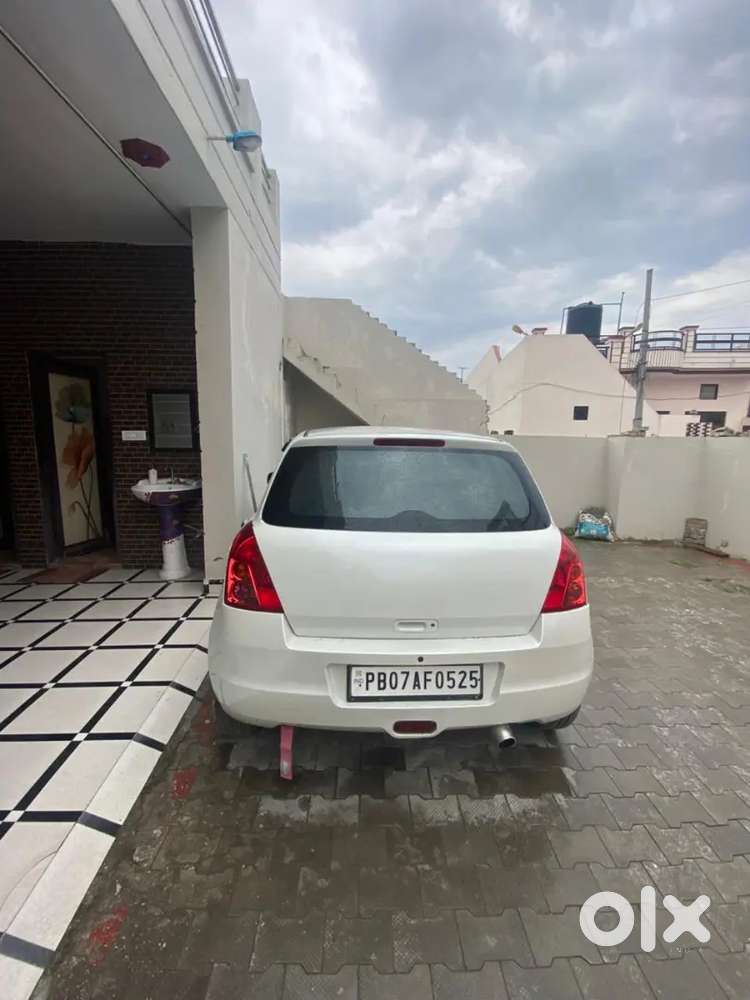Maruti Suzuki New-gen Swift 2012 Diesel 100000 Km Driven