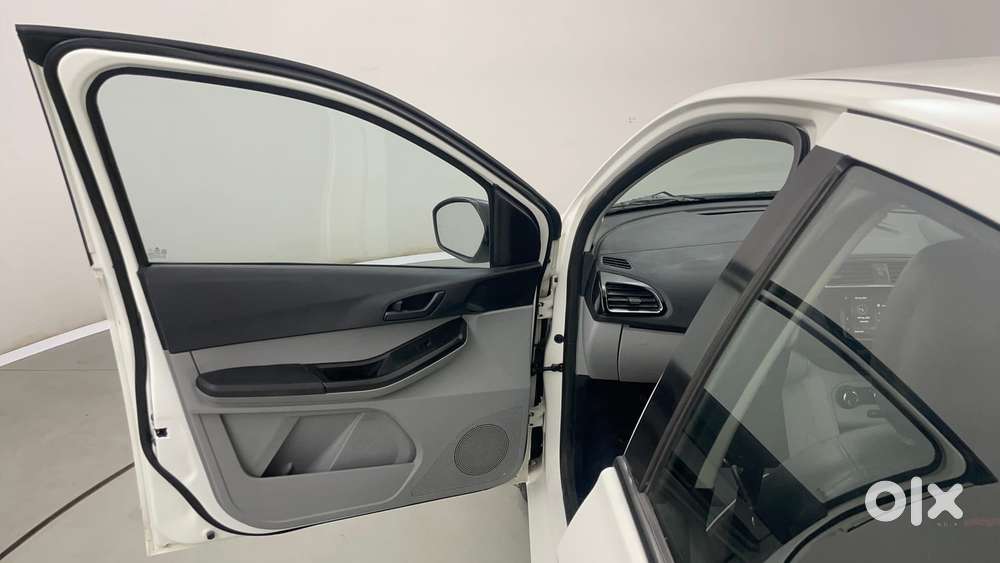 Tata Tiago 1.2 Revotron Xt Rhythm, 2022, Petrol