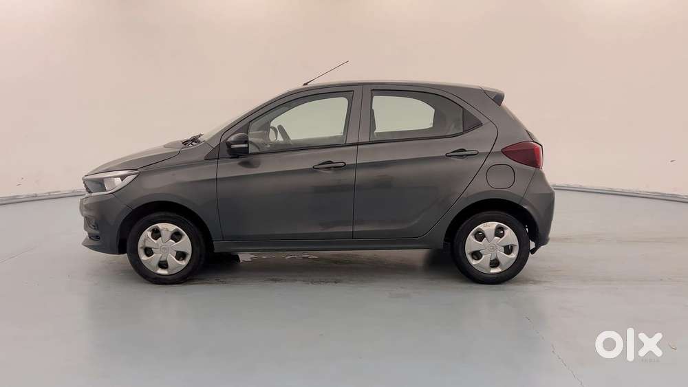 Tata Tiago 1.05 Revotorq Xt Option, 2023, Petrol
