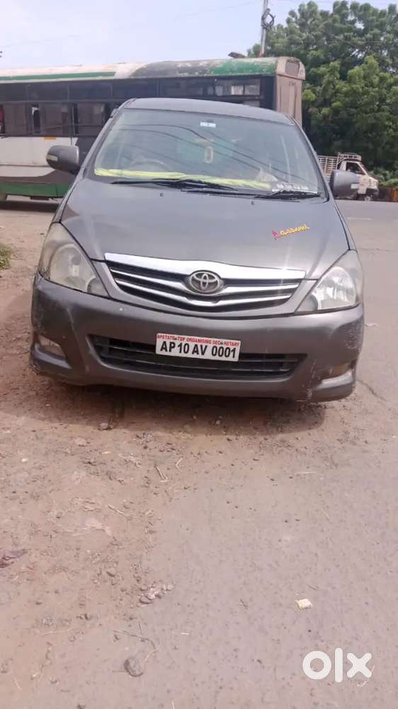 Toyota Innova 2010 Diesel Well Maintained