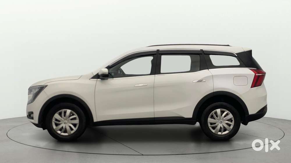 Mahindra Xuv700 2.2 Mx Diesel Mt 5 Str, 2022, Diesel