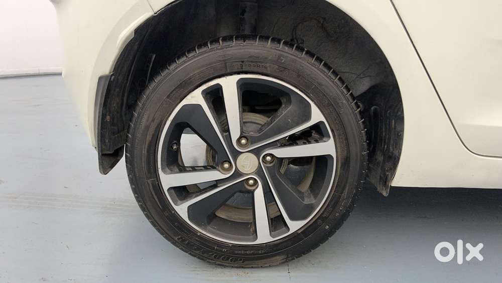 Tata Altroz Xz, 2020, Petrol