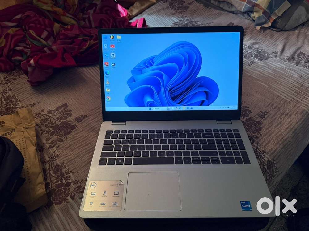 Dell 15.6 Laptop - Windows 11, i5, 1 TB Storage, Excellent Condition