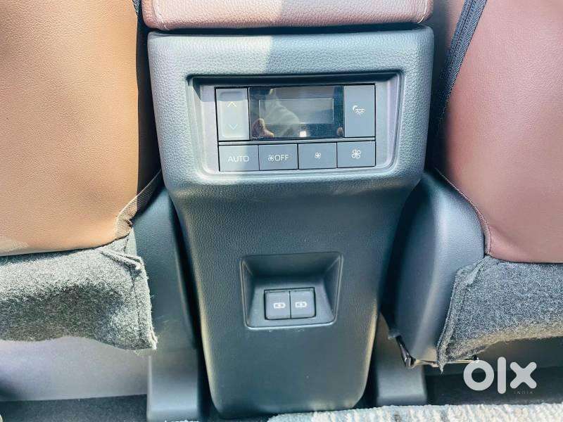 Toyota Innova Hycross 2.0 Zx (o) Hybrid 7 Str, 2024, Petrol