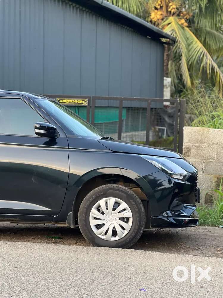 Maruti Swift Vxi 2025 Black Single Owner Very Low Km