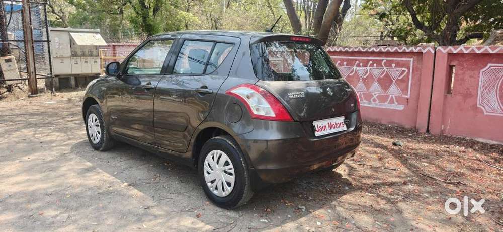 Maruti Suzuki Swift Vxi + Manual, 2016, Petrol