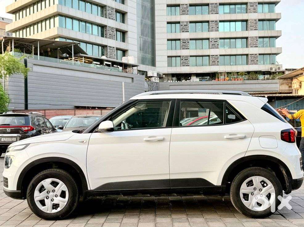 Hyundai Venue S 1.2 Petrol, 2022, Petrol