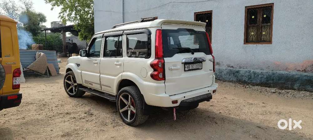Mahindra Scorpio 2019 S11