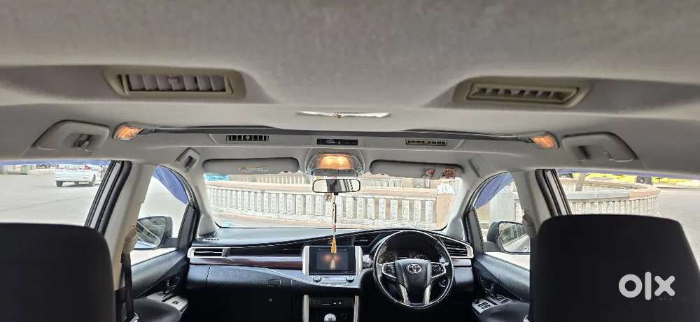 Toyota Innova Crysta 2.7 V 2018