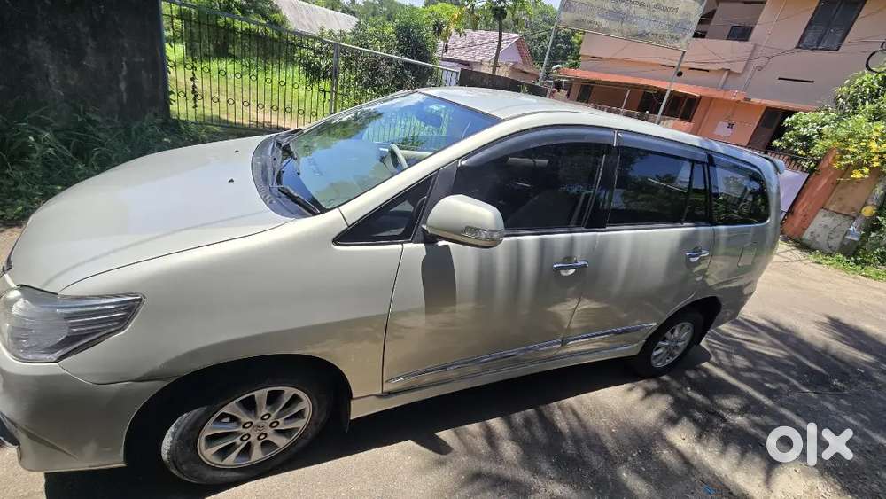 Toyota Innova 2.5 V 2012