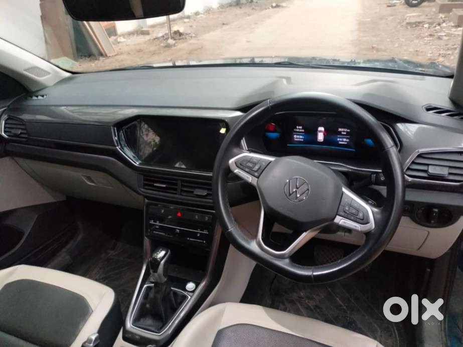 Volkswagen Taigun 1.0 Tsi Topline At, 2023, Petrol