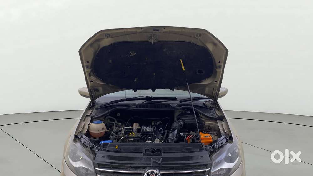 Volkswagen Vento Petrol Highline At, 2016, Petrol