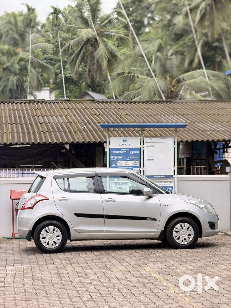 Maruti Suzuki Swift Vxi Ags, 2013, Petrol