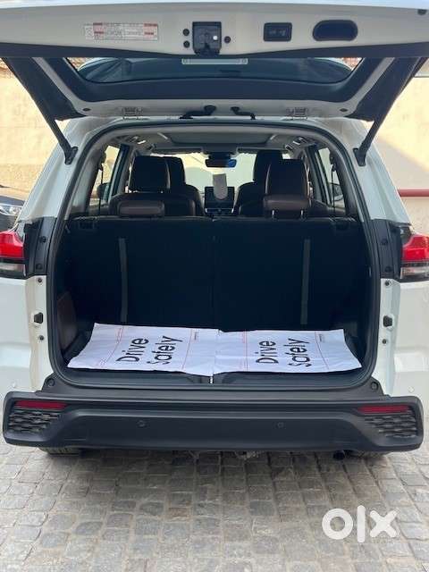 Toyota Innova Hycross 2.0 Zx (o) Hybrid 7 Str, 2023, Petrol