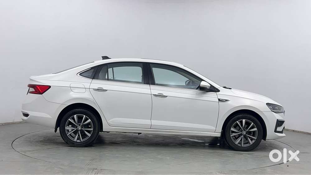 Skoda Slavia Style 1.0l Tsi Mt, 2022, Petrol