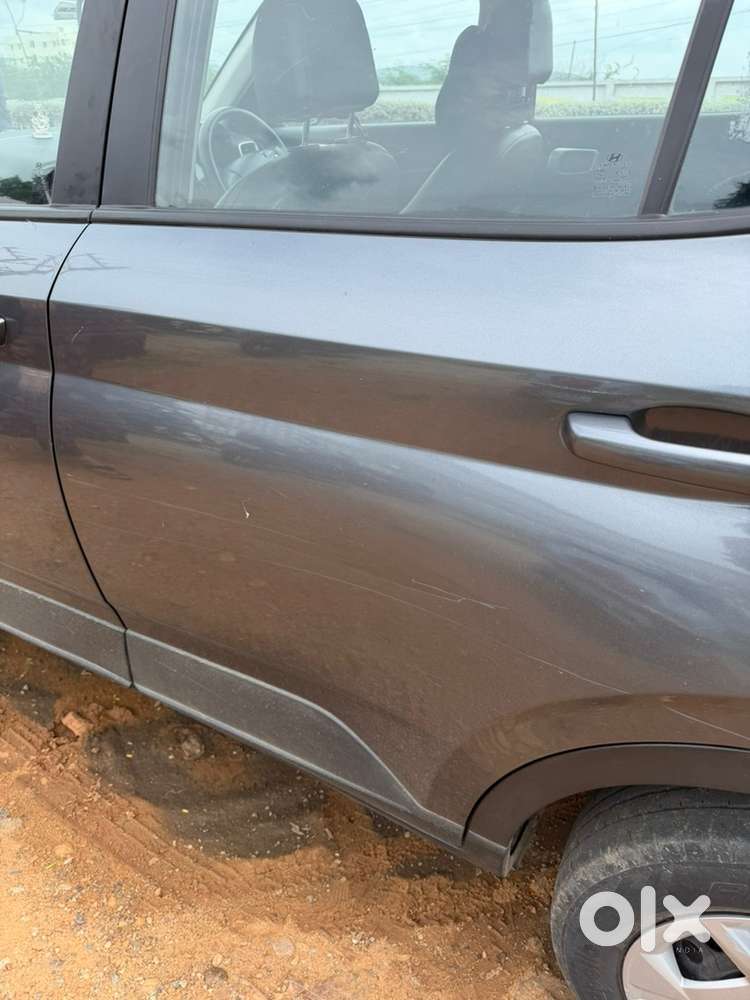 Hyundai Venue 2022 Petrol Well Maintained