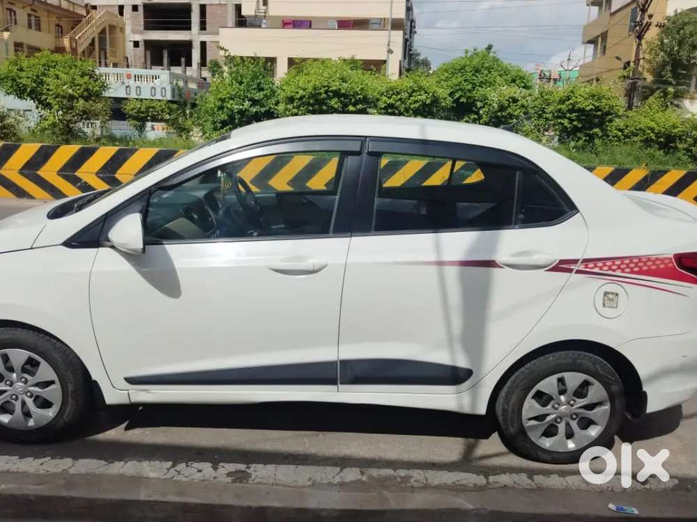 Hyundai Xcent 2016