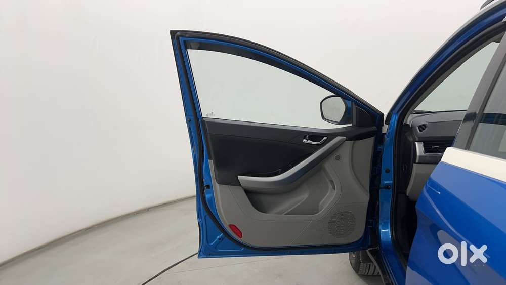 Tata Nexon 1.2 Revotron Xz Plus Dual Tone, 2017, Petrol