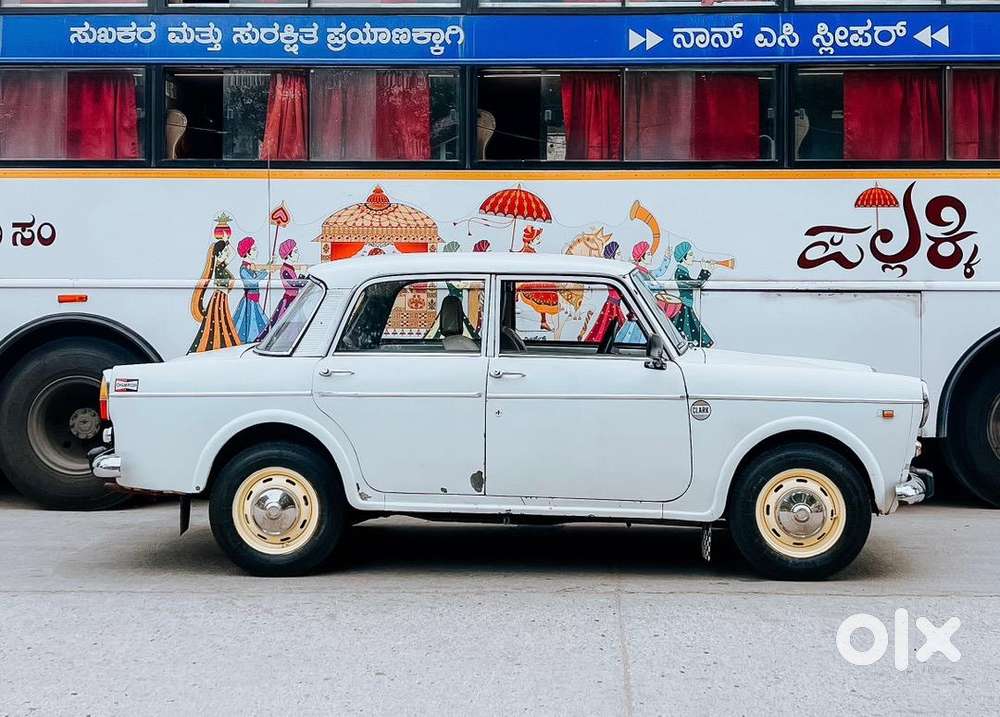 Fiat Premier Padmini Deluxe Ac