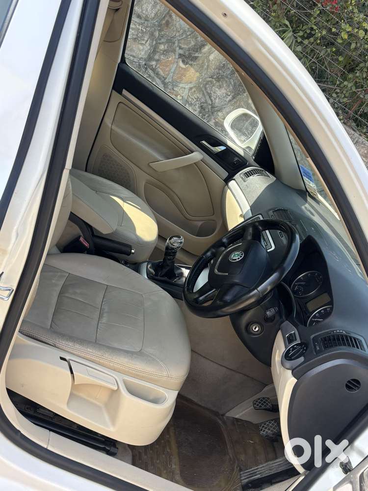 Skoda Laura 1.8 Tsi Ambition, 2011, Petrol