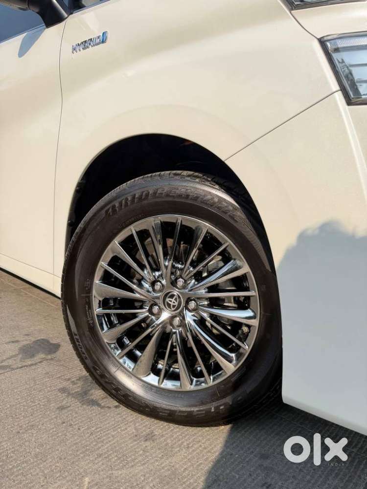 Toyota Vellfire 2.5 Hybrid, 2023, Petrol