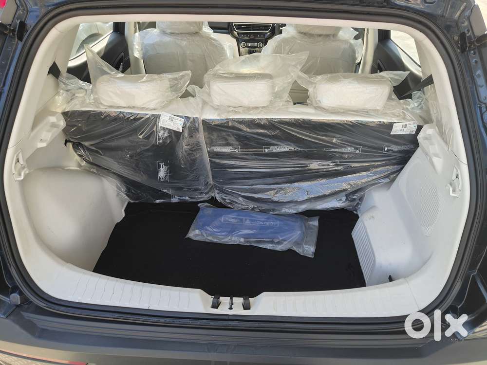 Mahindra Xuv 3xo Ax7l 1.2 Petrol At (pg), 2024, Petrol