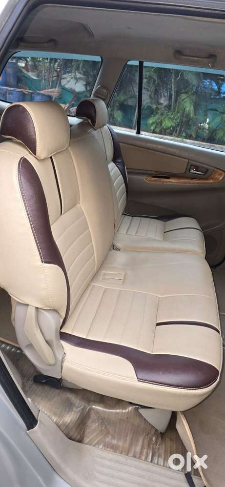Toyota Innova 2004-2011 2.5 V Diesel 8-seater, 2010, Diesel