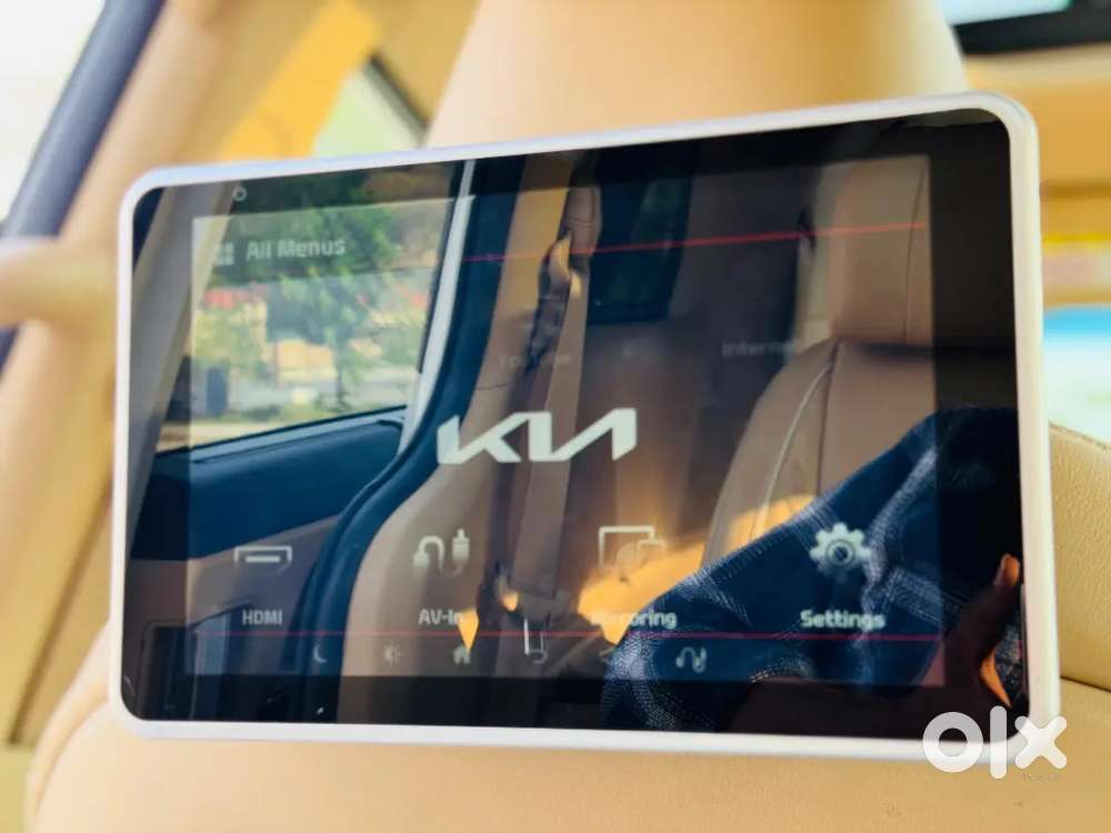 Kia Carnival Limousine 2022 Diesel Just 32000 Km Driven