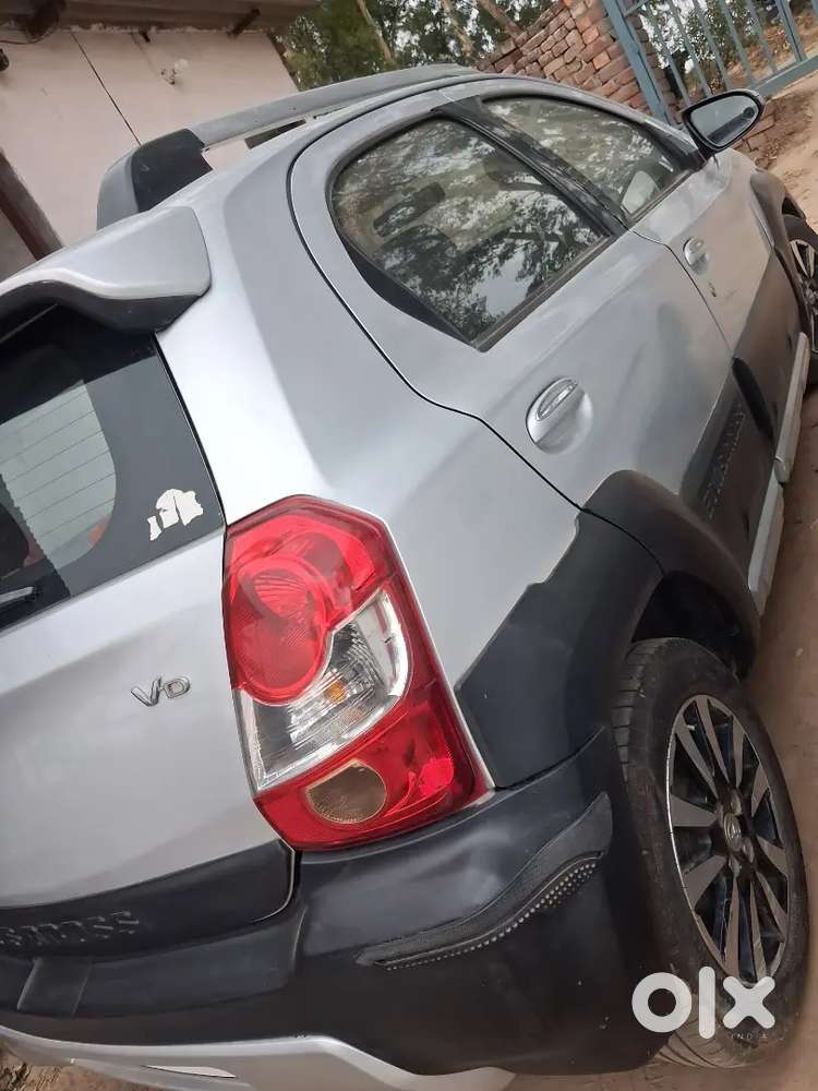 Urgent Sale Toyota Etios Cross 2015 Diesel 97000 Km Driven