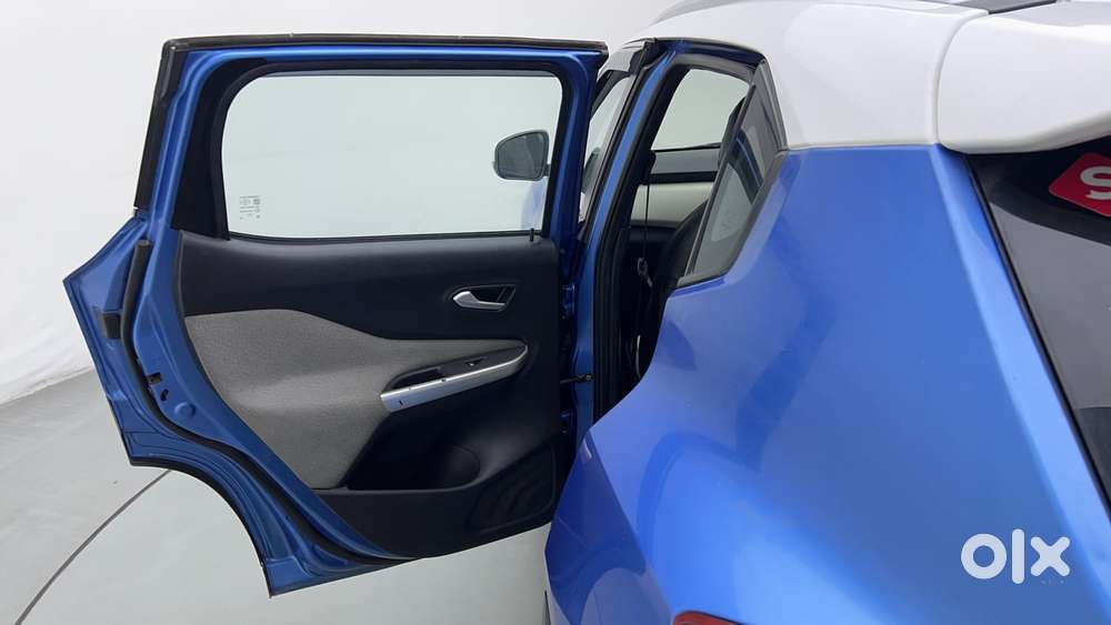 Nissan Magnite 1.0 Xv Dual Tone, 2021, Petrol
