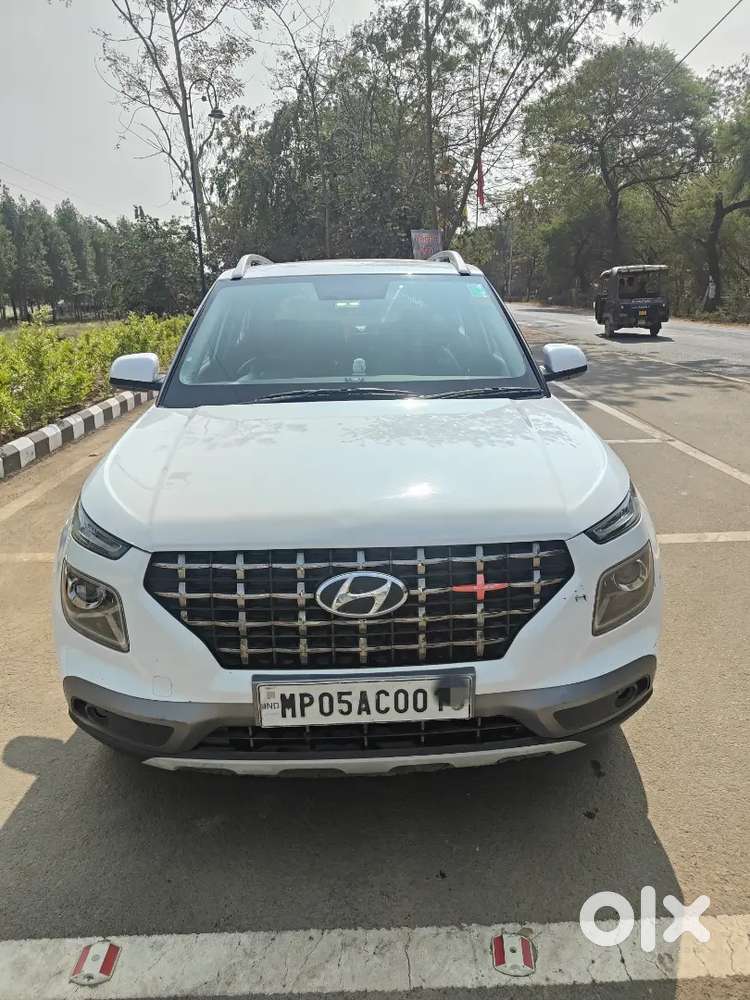 Hyundai Venue 2021 Diesel Well Maintained