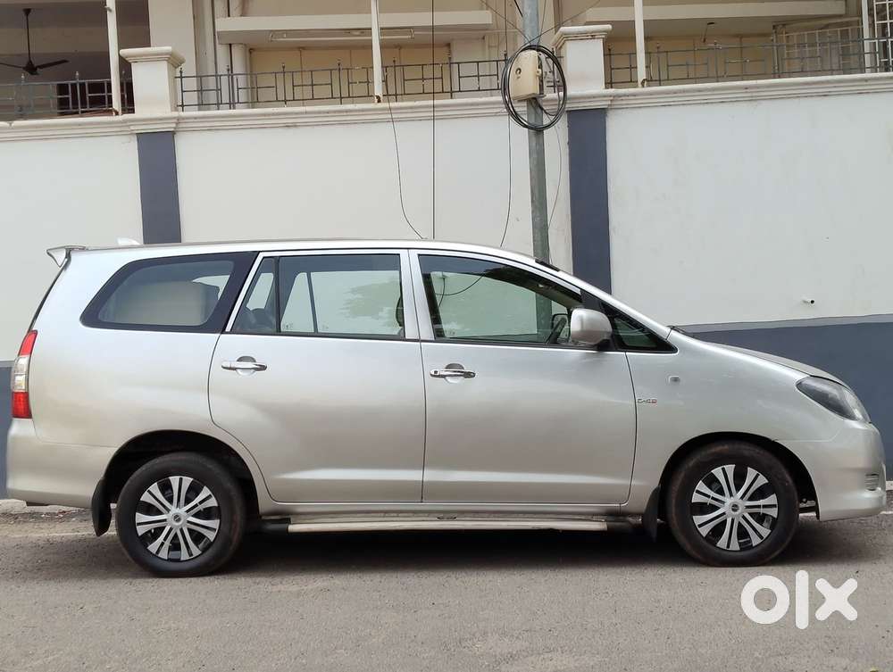 Toyota Innova 2004-2011 2.5 G4 Diesel 8-seater, 2006, Diesel