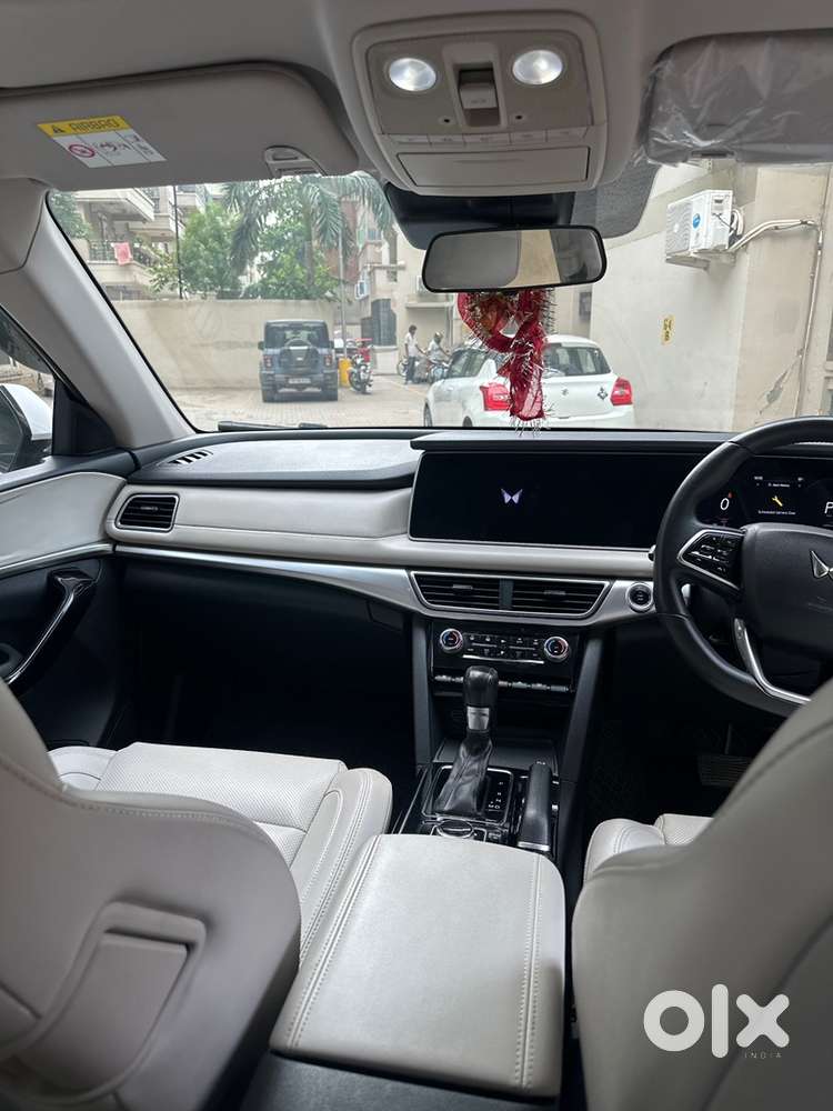 Mahindra Xuv700 Petrol 2022 Automatic