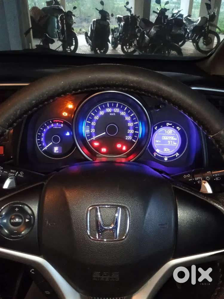 Honda Jazz 2015 Cng & Hybrids Well Maintained