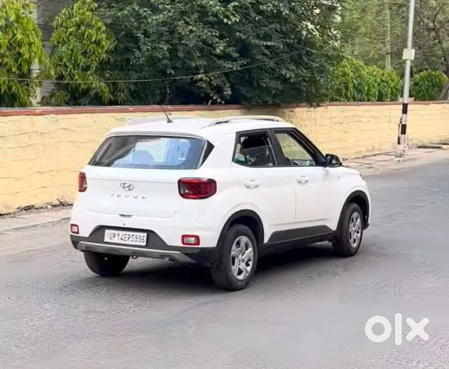 Hyundai Venue Petrol Manual 2021