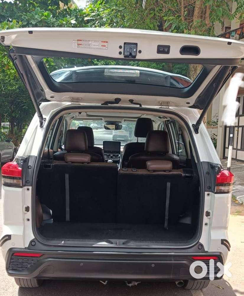 Toyota Innova Hycross 2.0 Zx Hybrid 7 Str, 2024, Petrol
