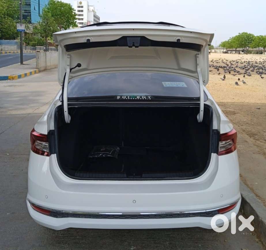 Skoda Slavia 1.0 Tsi Style At, 2024, Petrol