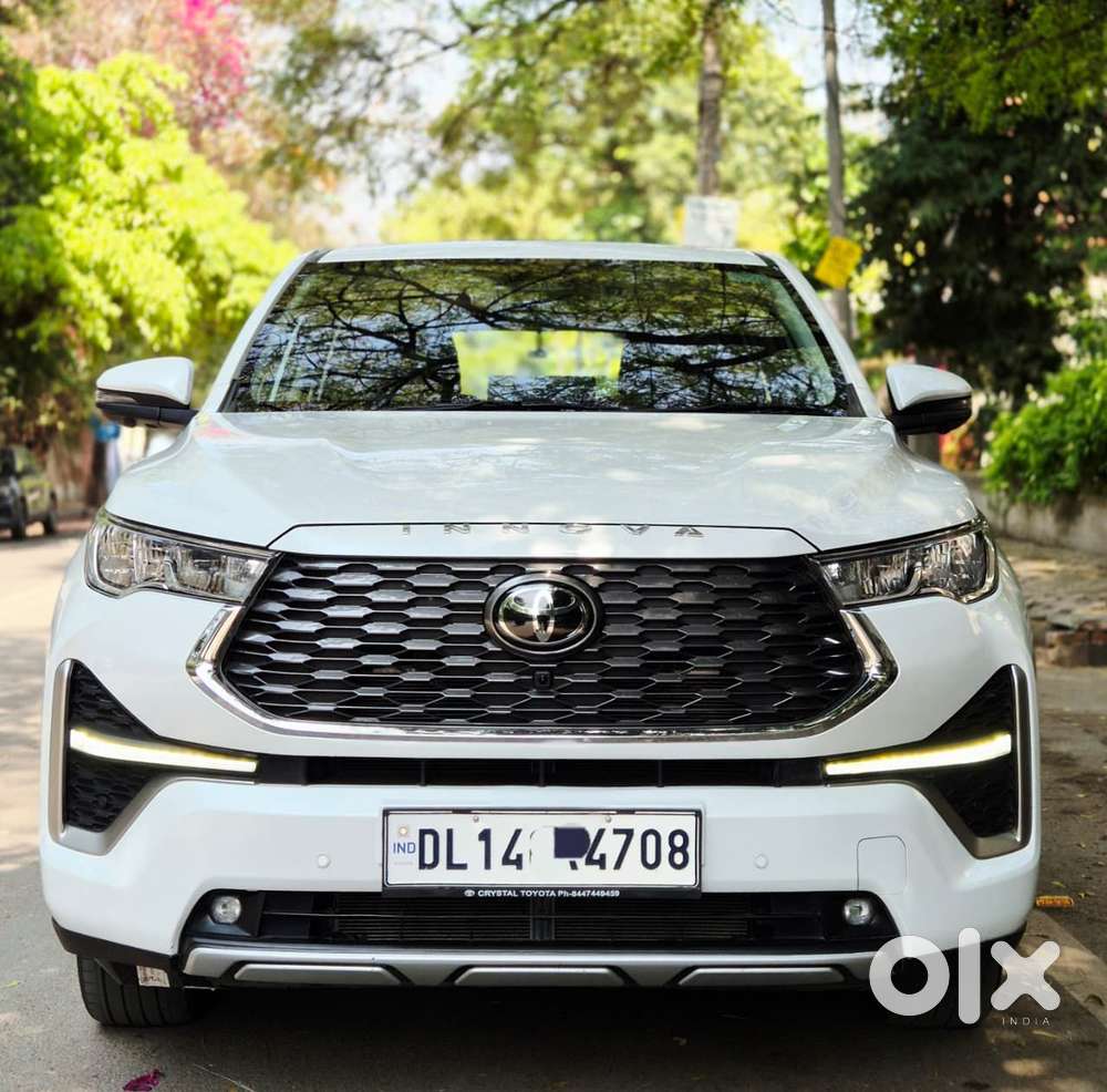 Toyota Innova Hycross 2.0 Zx (o) Hybrid 7 Str, 2025, Petrol