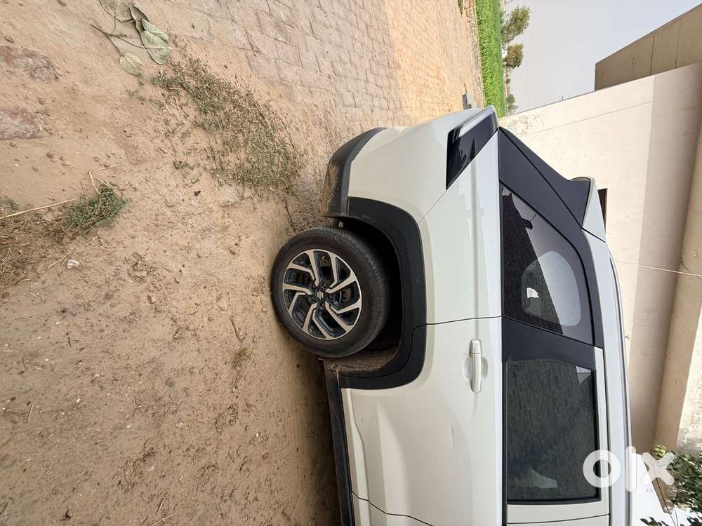 Maruti Suzuki Victoris 2026 15000 Km Driven