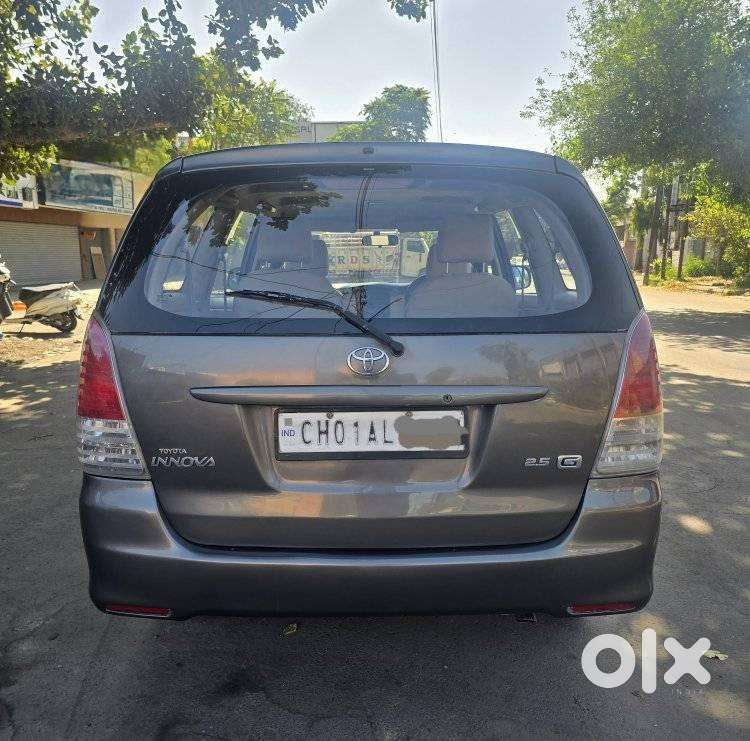 Toyota Innova 2.5 G (diesel) 7 Seater Bs Iv, 2011, Diesel