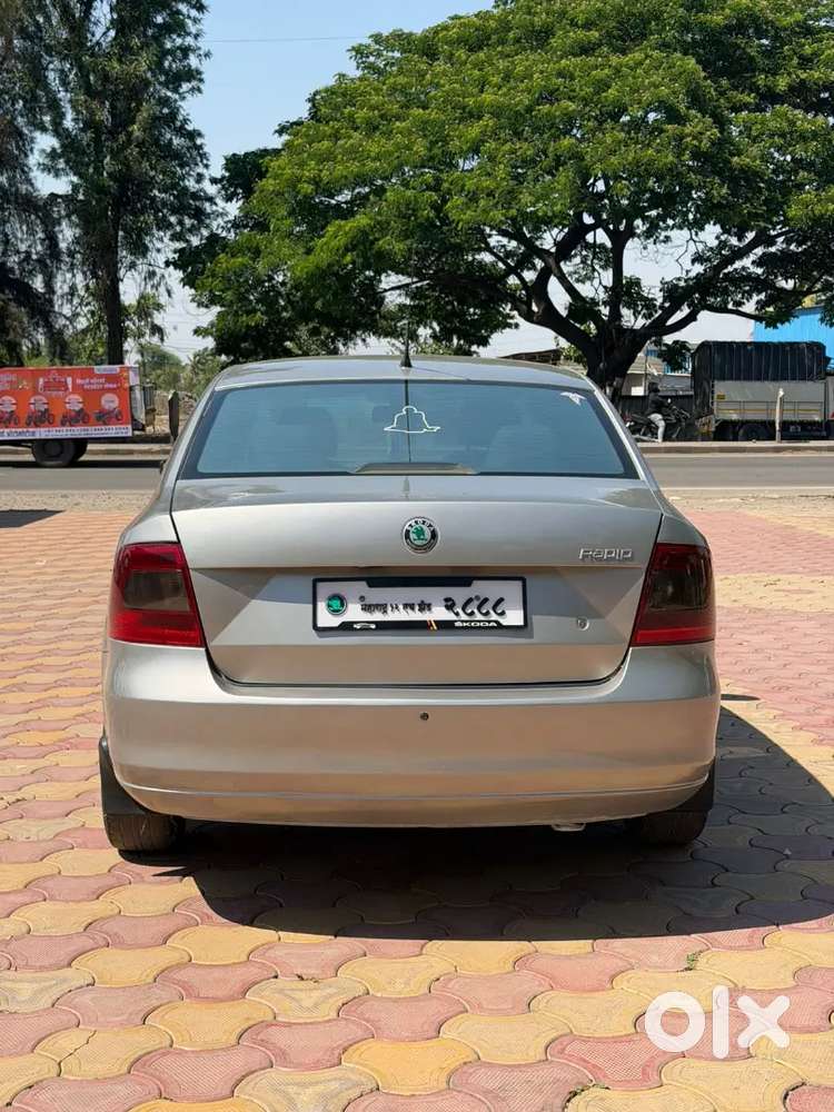 Skoda Rapid Elegance 2012