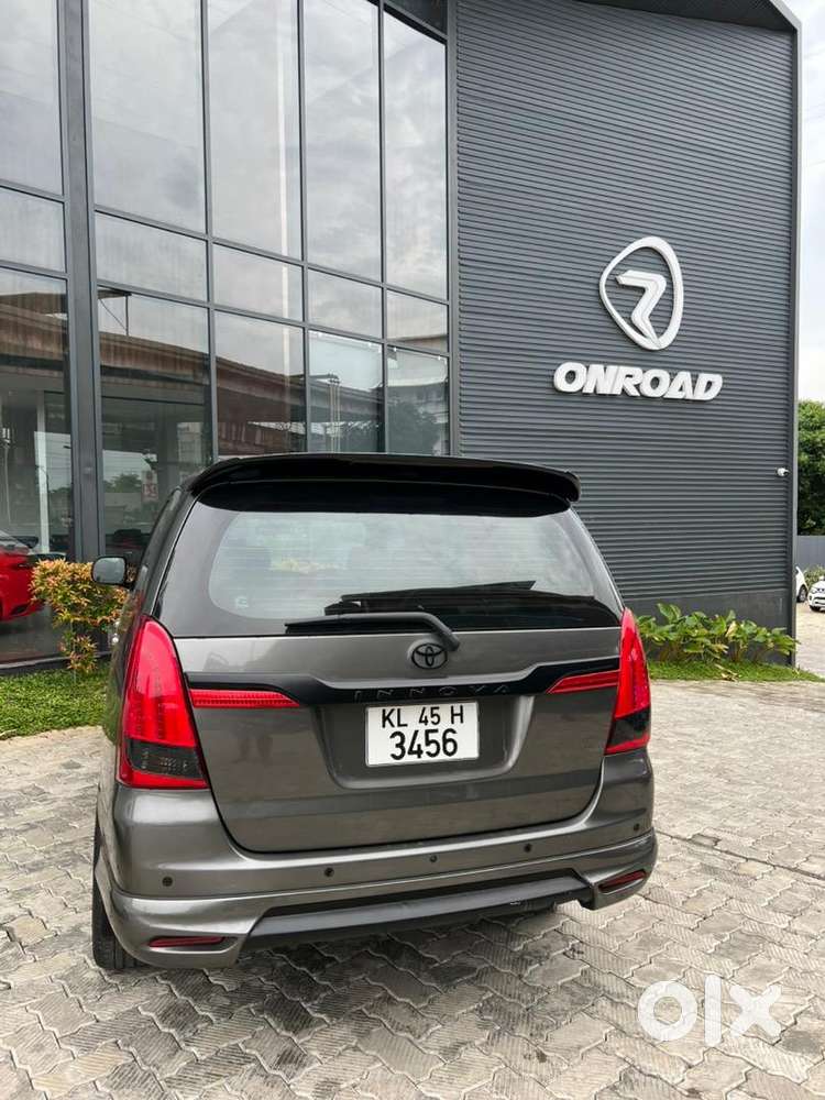 Orginal Kerala Toyota Innova 2012 Diesel Well Maintained