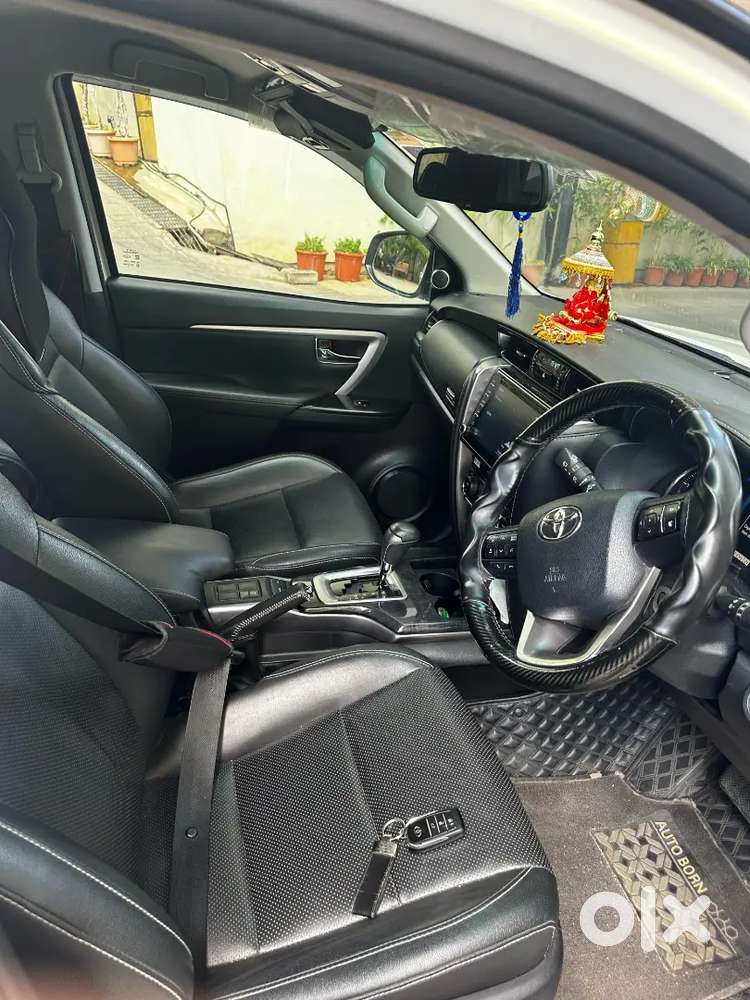 Toyota Fortuner 2024 Diesel 33000 Km Driven